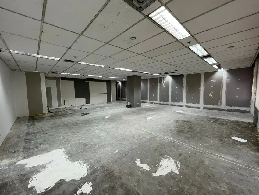 SEWA KANTOR DI JAKARTA SELATAN MT HARYONO 126M2 BARE 140K NEGO