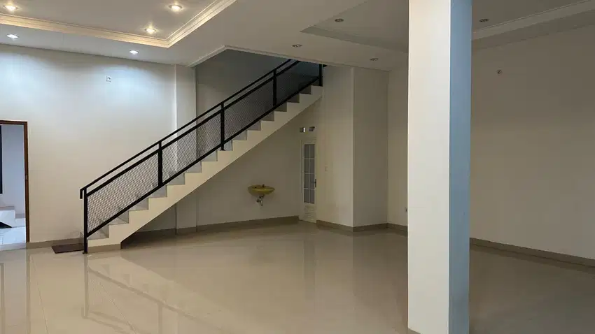 Disewakan Ruko Siap Huni Lokasi Strategis Jl Nanjung