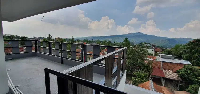 Rumah siap huni kolam renang view gunung cluster city