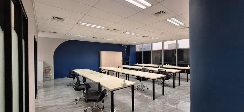 DISEWAKAN RUANG KANTOR SEMI FURNISH DI RDTX PLACE