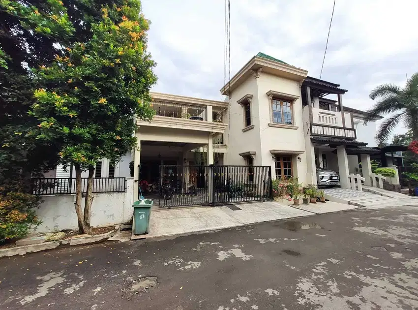 Rumah Istimewa 2 Lantai Perumnas Telukjambe, dkt galuh mas, taruma