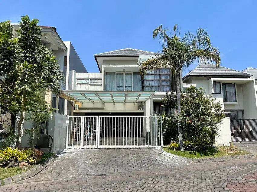 RUMAH MEWAH MINIMALIS DI PERUMAHAN ELITE GRAHA FAMILY