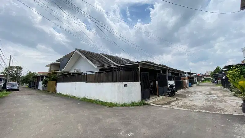 Rumah HOOK Luas di Arcamanik Cisaranten Kulon LT 112 hanya 72
