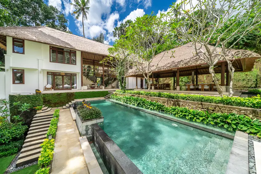 Rainforest Paradise – Grand Villa with 5 Bedrooms, Pool, and Private G