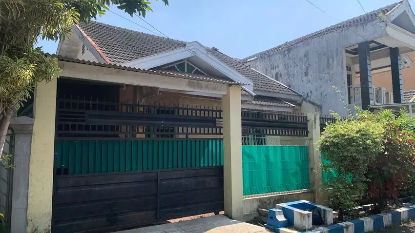 RUMAH LOKASI DINOYO JALAN TATA SURYA KOTA MALANG