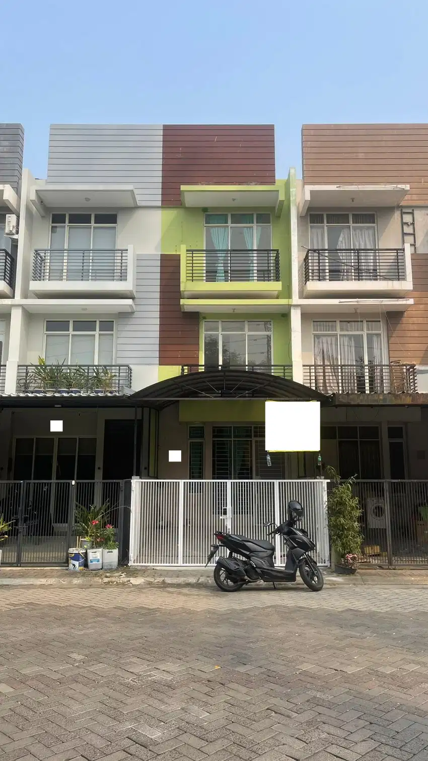 Sewa Rumah 3Lantai Minimalis Katamaran Indah PIK 4x12 Kondisi Rapih