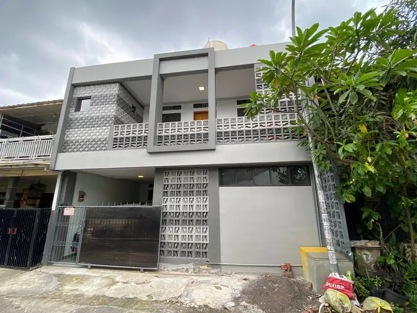 Rumah sudah renovasi 2 lantai komplek Margahayu Raya kota bandung