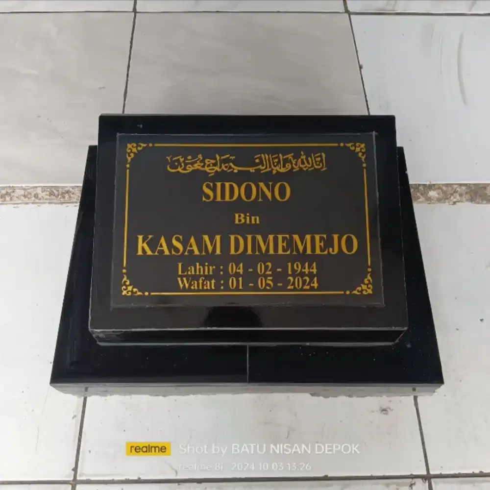 Batu nisan makam
