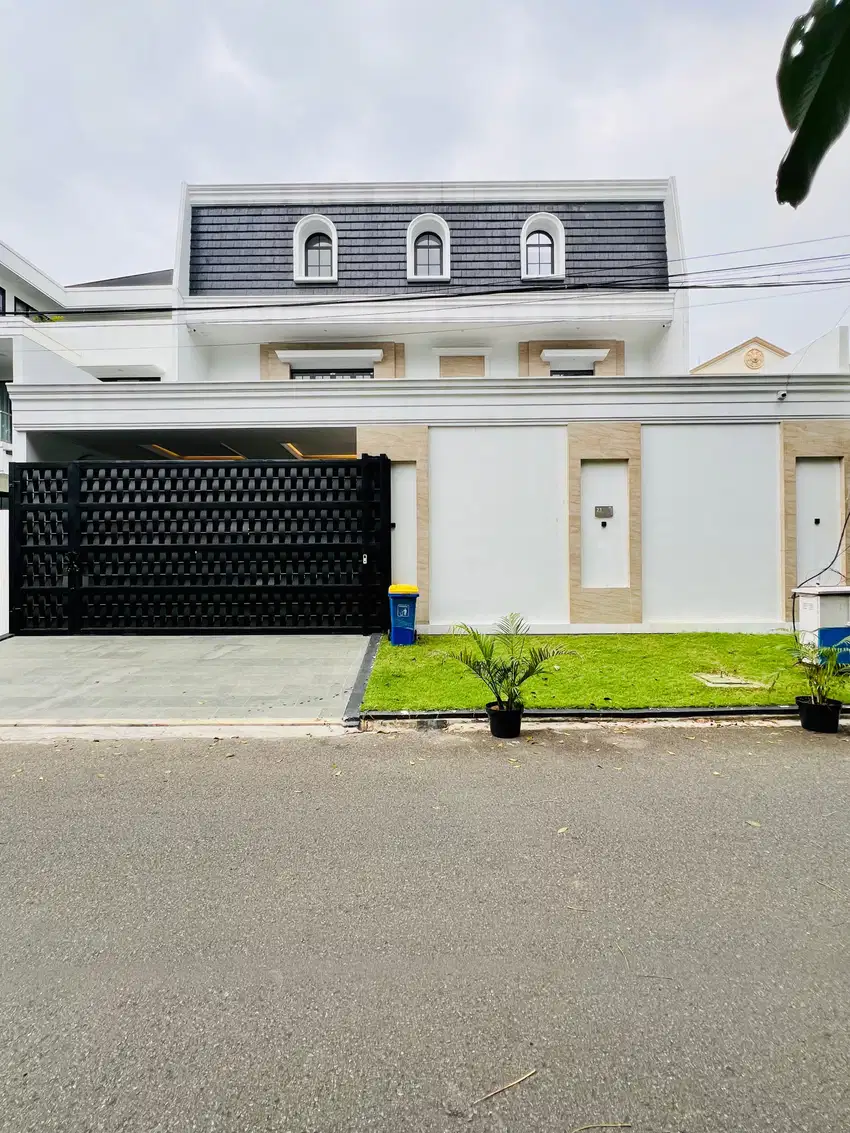 FOR SALE RUMAH BAGUS BRANDNEW SEMI FURNISHED PONDOK INDAH JAKSEL.