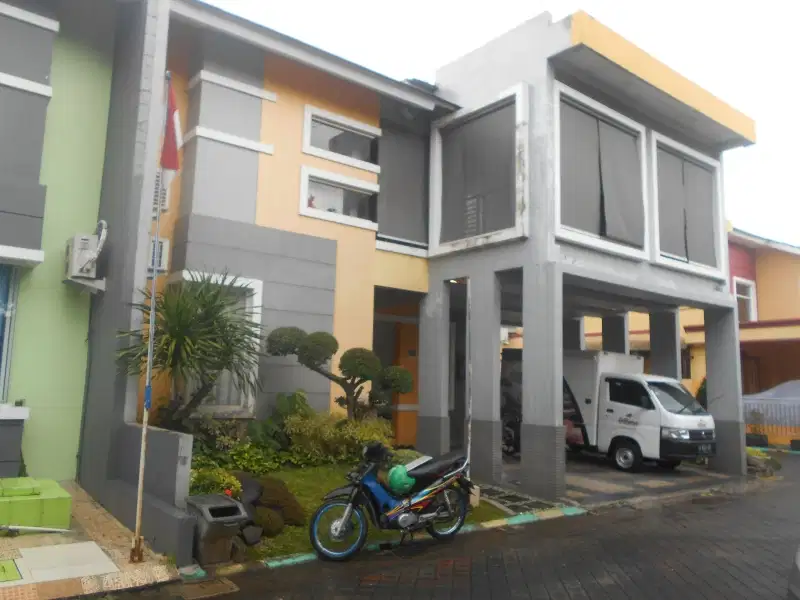 Ada Rumah 3 Lt dijuwal di Graha Wahid di Cluster Florida