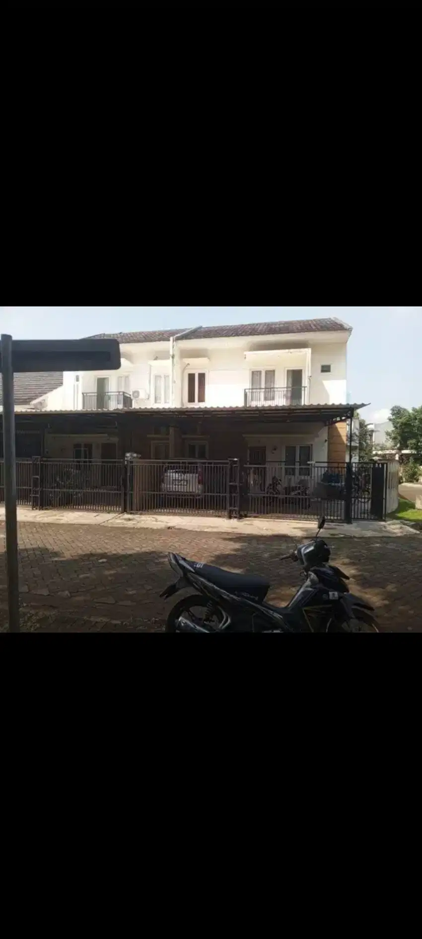 Disewakan semi furnish Rumah Luas Banyak Kamar Di Citra Raya