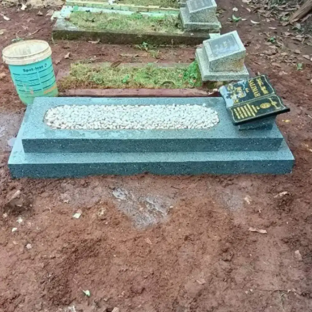 Batu nisan makam