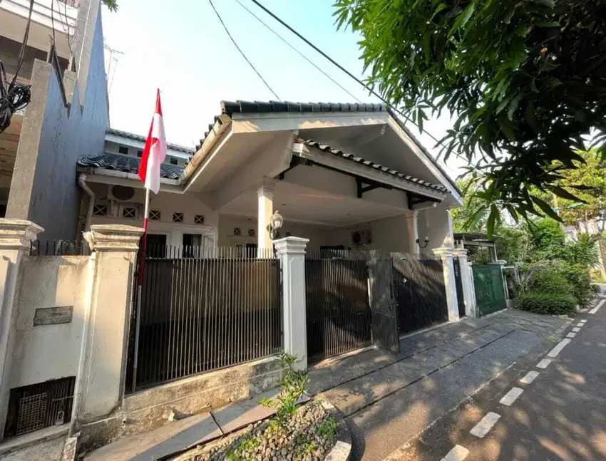 Rumah Dalam Komplek Elit Billymon Pondok Kelapa Lokasi Strategis Bagus