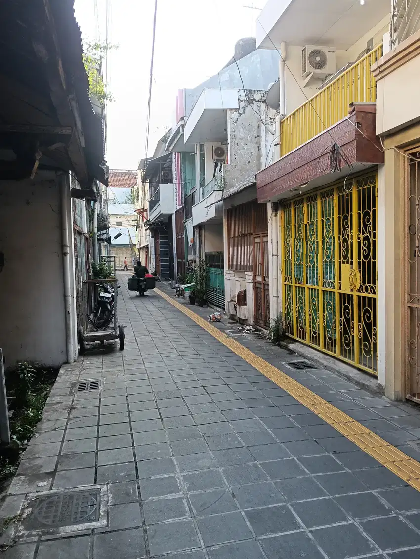 Rumah 2 Lantai Tengah Kota Di GG Mangkok, Pecinan Semarang