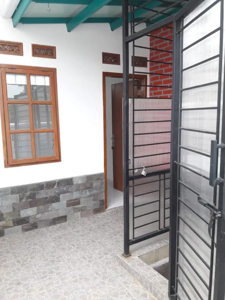 Jual Rumah Cantik 1,5 Lantai di Sarijadi Bandung Cocok untuk Keluarga