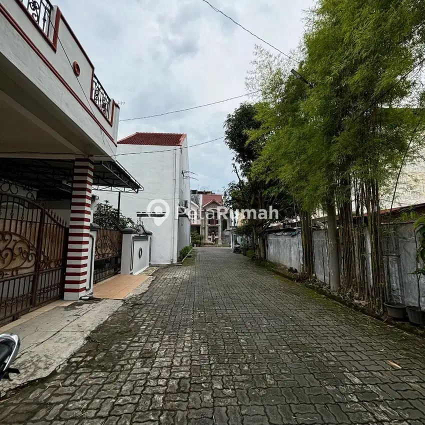 DIJUAL VILLA JALAN KARYA KOMPLEK KARYA AGUNG - DAERAH KARANG BEROMBAK