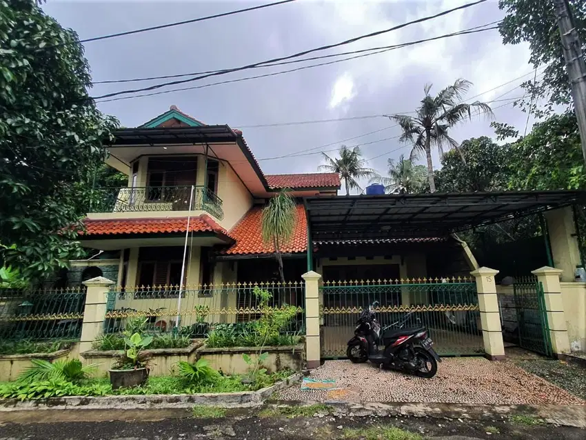 Rumah Siap Huni 2 Lantai Terawat di Cibubur, Ciracas