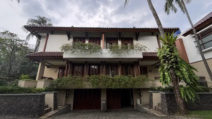Townhouse Mewah Sejuk & Strategis di Cipete