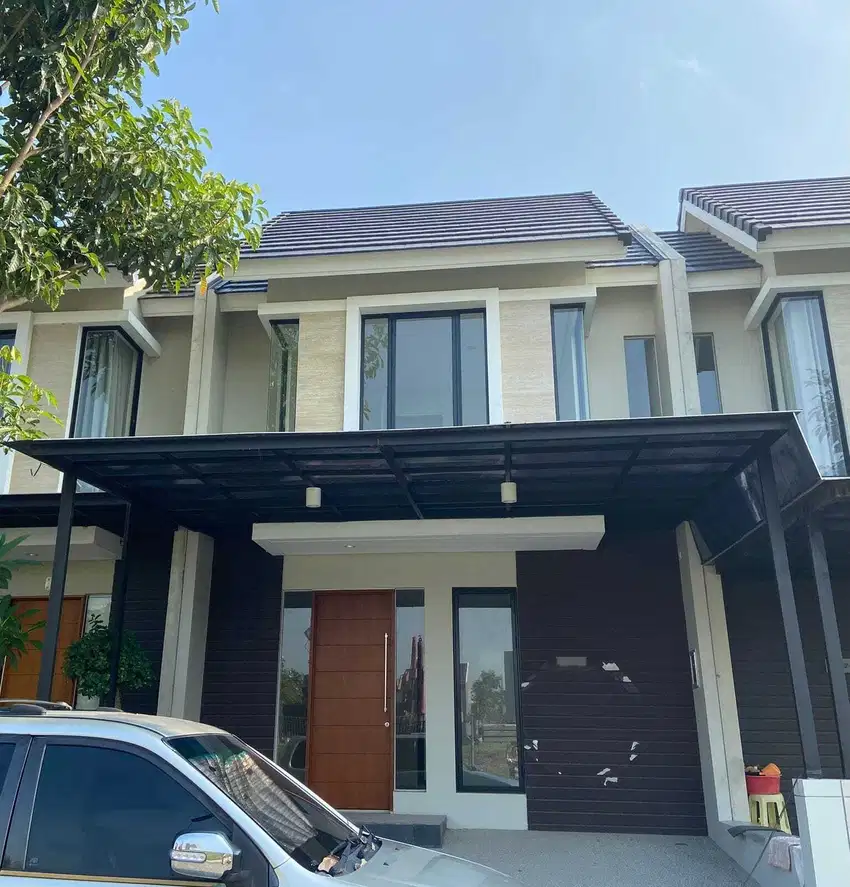 Rumah 2 Lantai Sudah Renovasi SHM di Citraland Northwest Hill