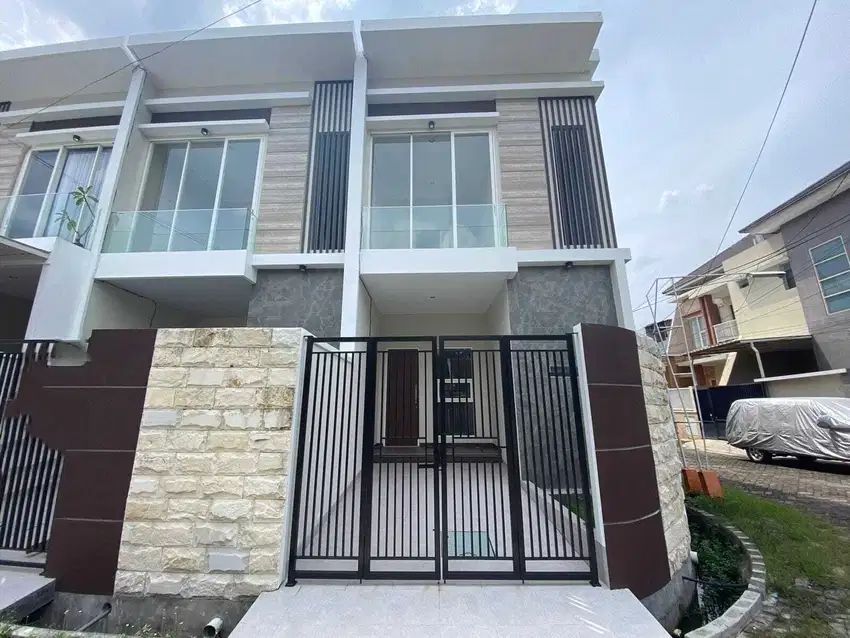 Rumah 2 Lantai Baru SHM di Sutorejo Timur Minimalis Siap Huni