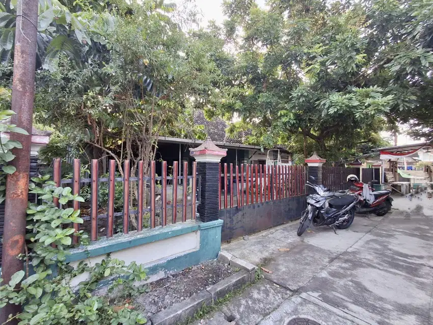 Rumah lahan luas 377 m2 di tipes Serengan solo