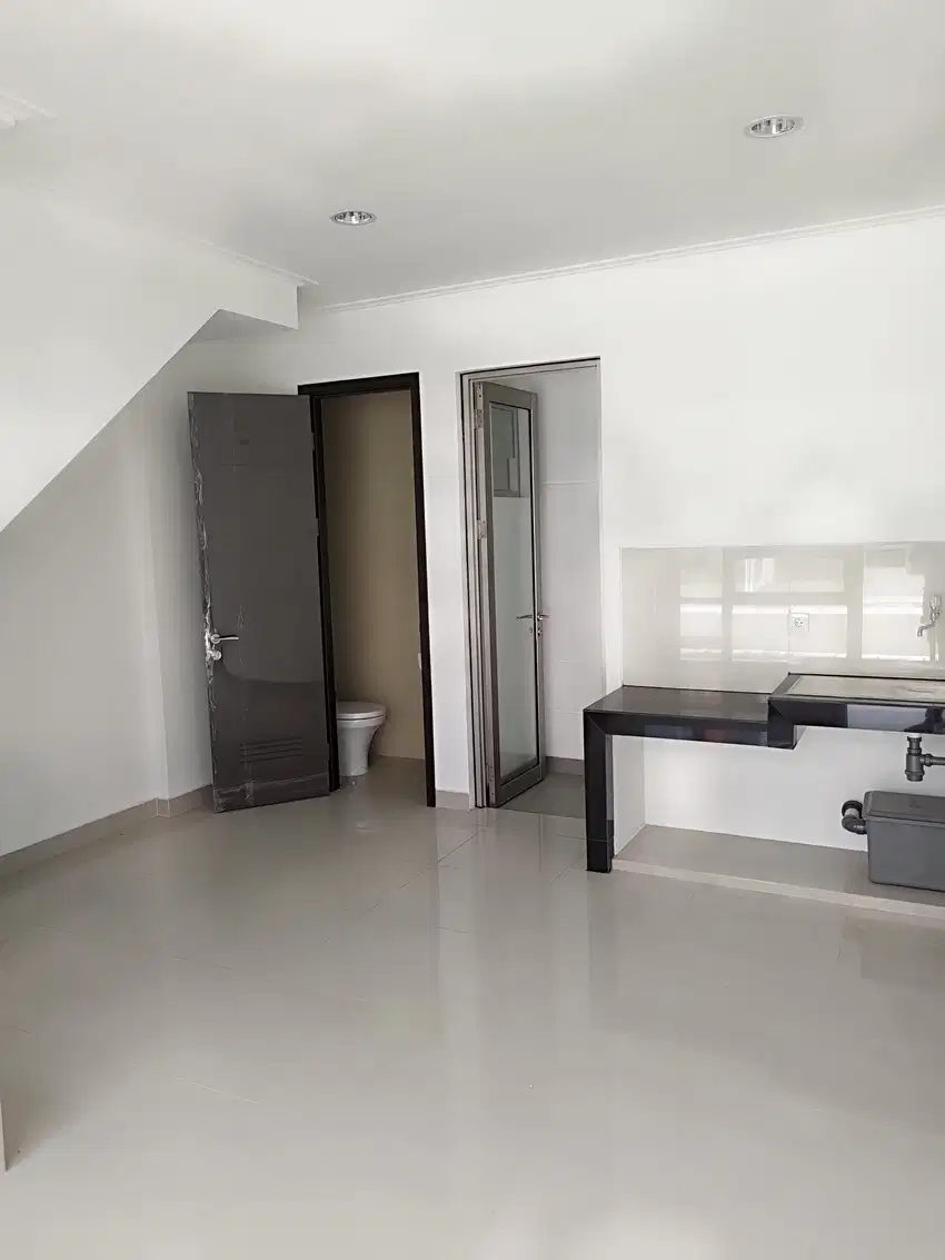 Jual Rumah PIK 2 sudah SHM luas 4,5x10 ada 2 Kamar harga 1,3M SAJA!