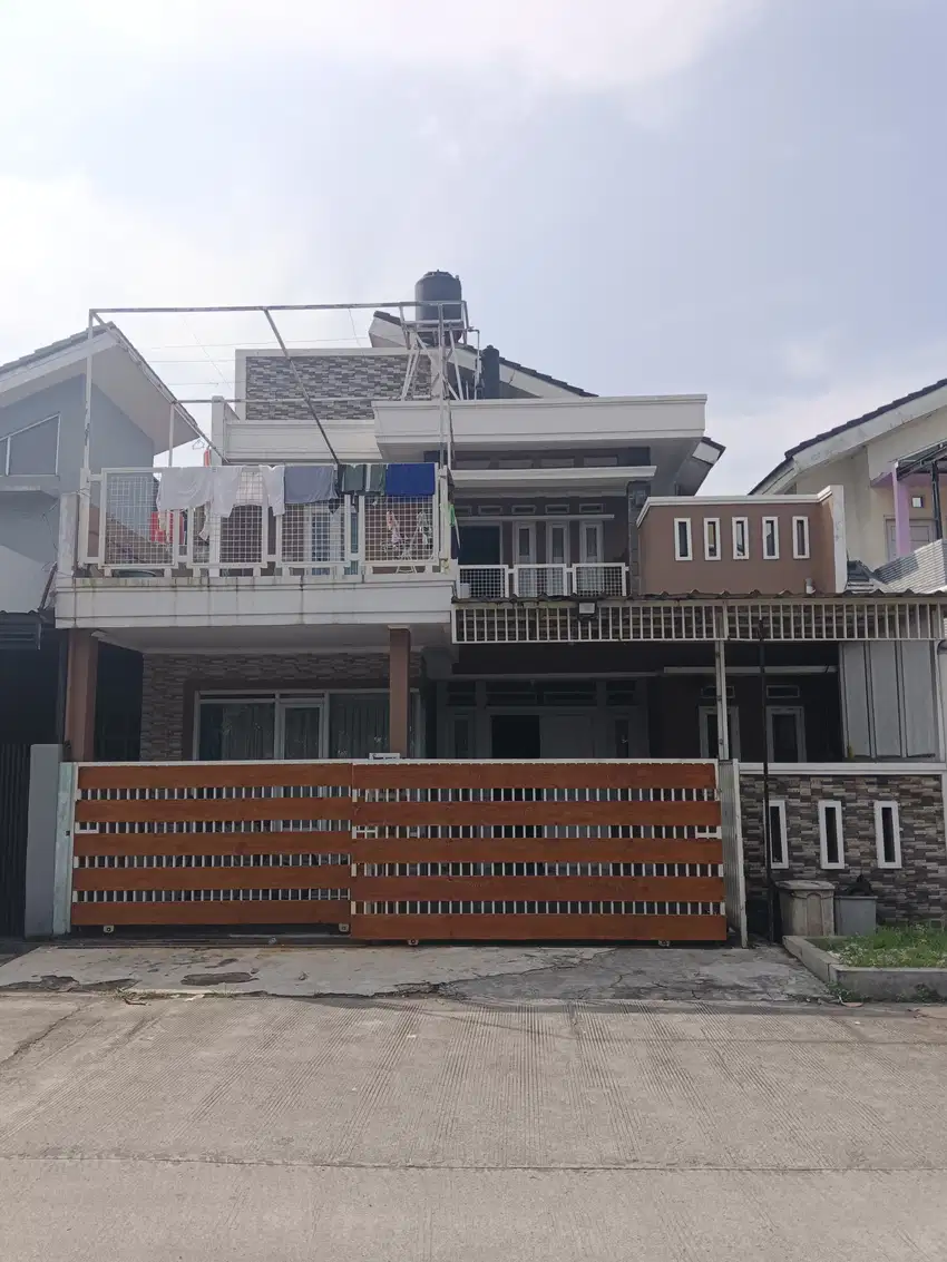 Jual Rumah LUAS, TERAWAT dan MURAH dekat Telkom University Buahbatu Ba