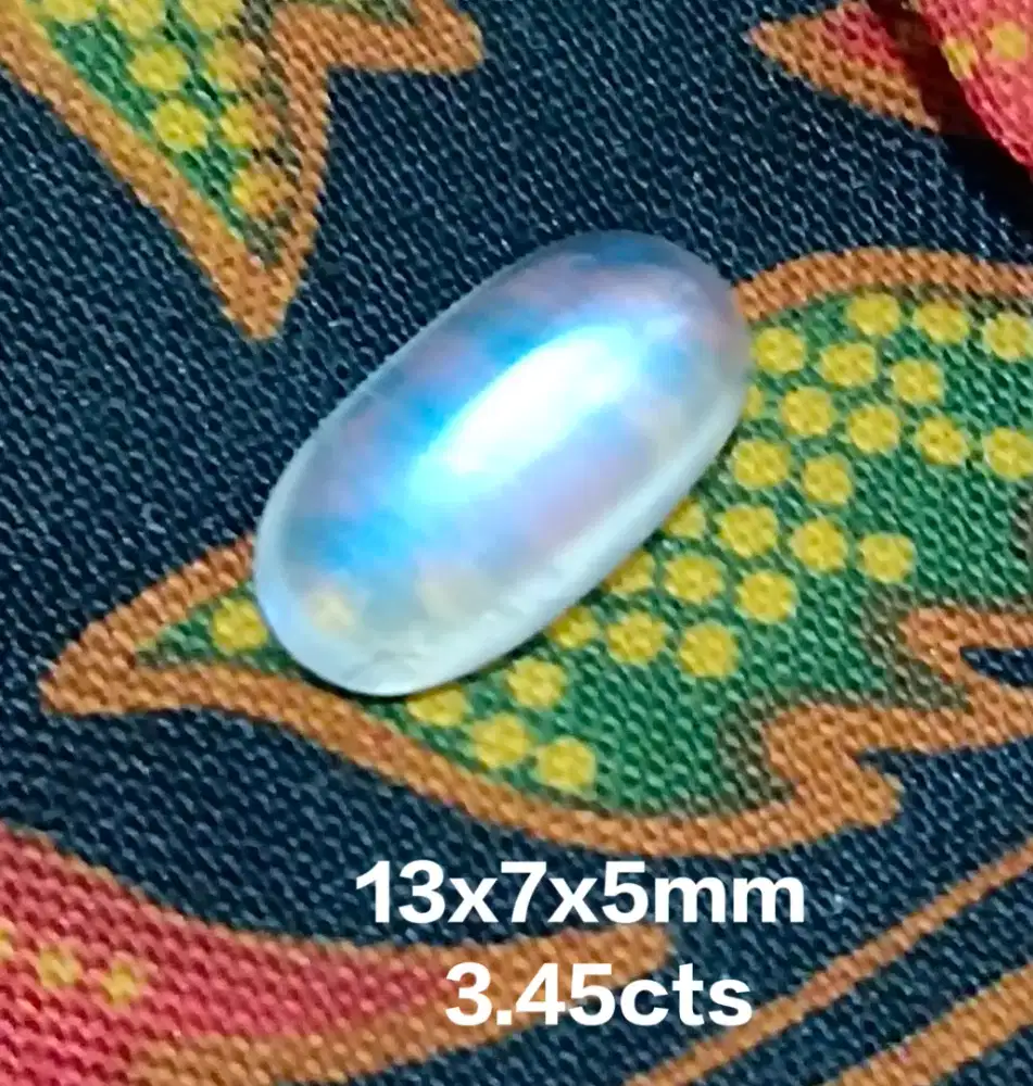 Natural Moonstone Orthoclase feldspar Sri-Lanka