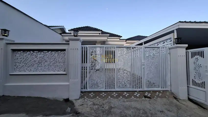 RUMAH BARU SIAP HUNI, DESAIN KLASIK DEKAT LPMP KALASAN