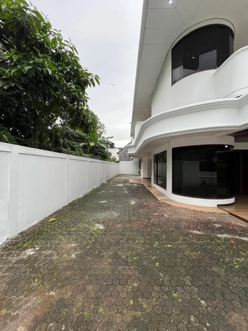 Disewa Rumah Besar Luas , Strategis Buat Usaha Cilandak
