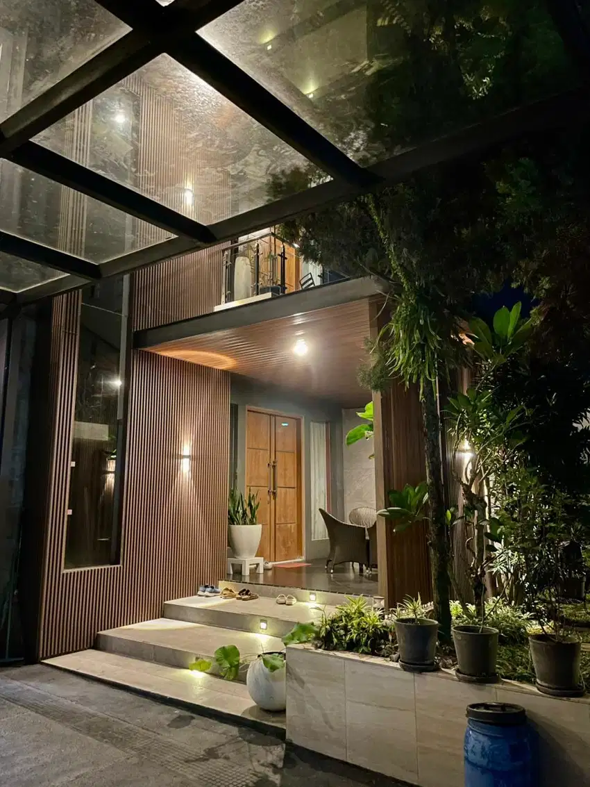 DIJUAL RUMAH MEWAH 2 LANTAI FULL FURNISH, CEMARA BANYUMANIK, SEMARANG