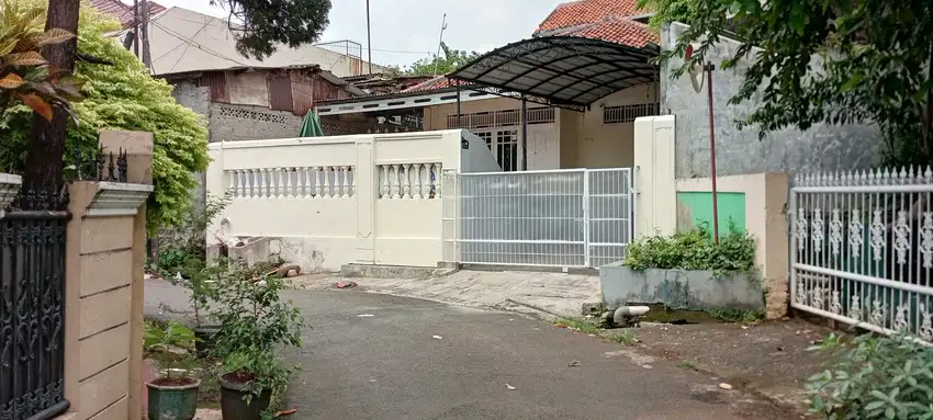 Rumah 1 Lantai Hadap Utara di Pondok Bambu, Jakarta Timur