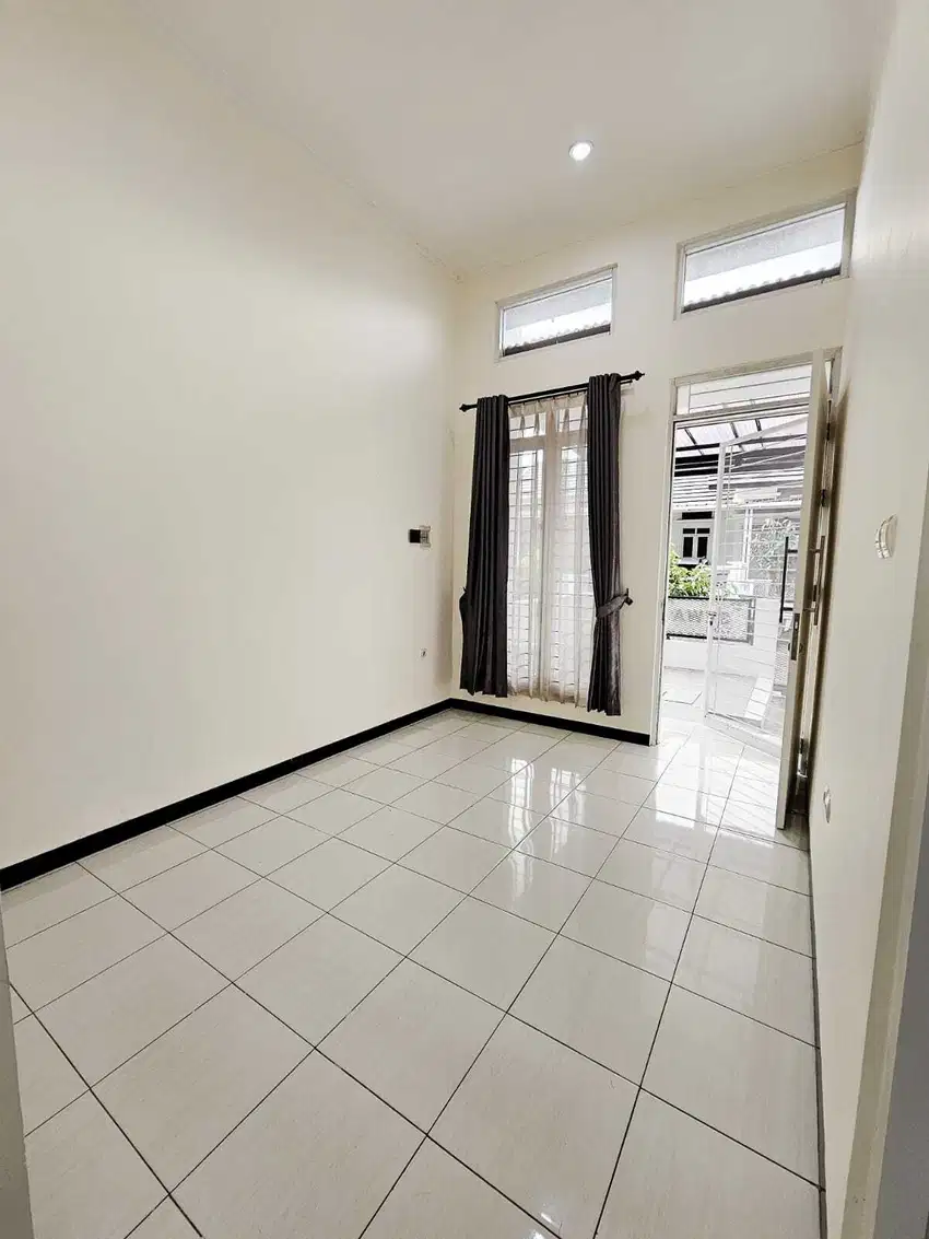 Sewa Rumah Minimalis Siap Huni di Cluster Taman Kopo Indah 1