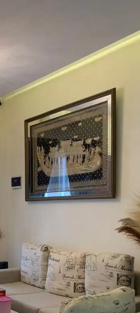 Hiasan dinding payet dari Myanmar