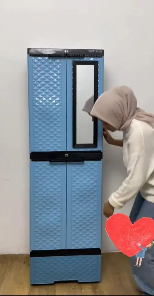 Lemari plastik kaca second