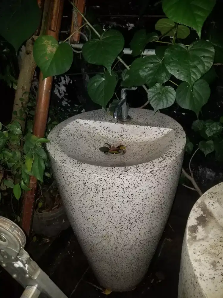 Westafel teraso warna bintik putih tinggi 80cm sepasang 2pcs