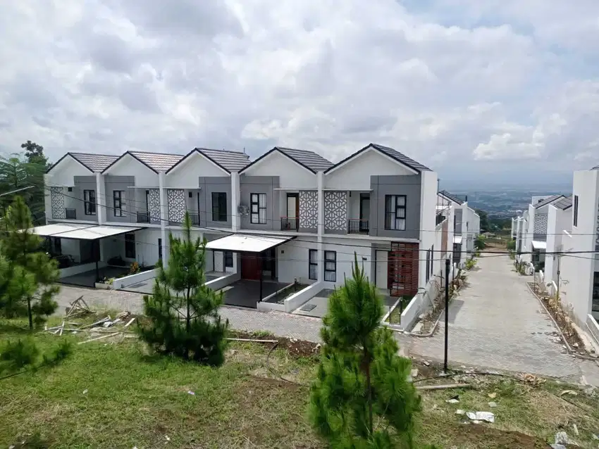 Dijual Rumah Nuansa Villa termurah dng kolam renang di bandung barat