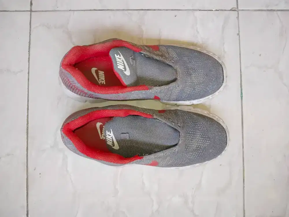 Sepatu pria remaja dewasa