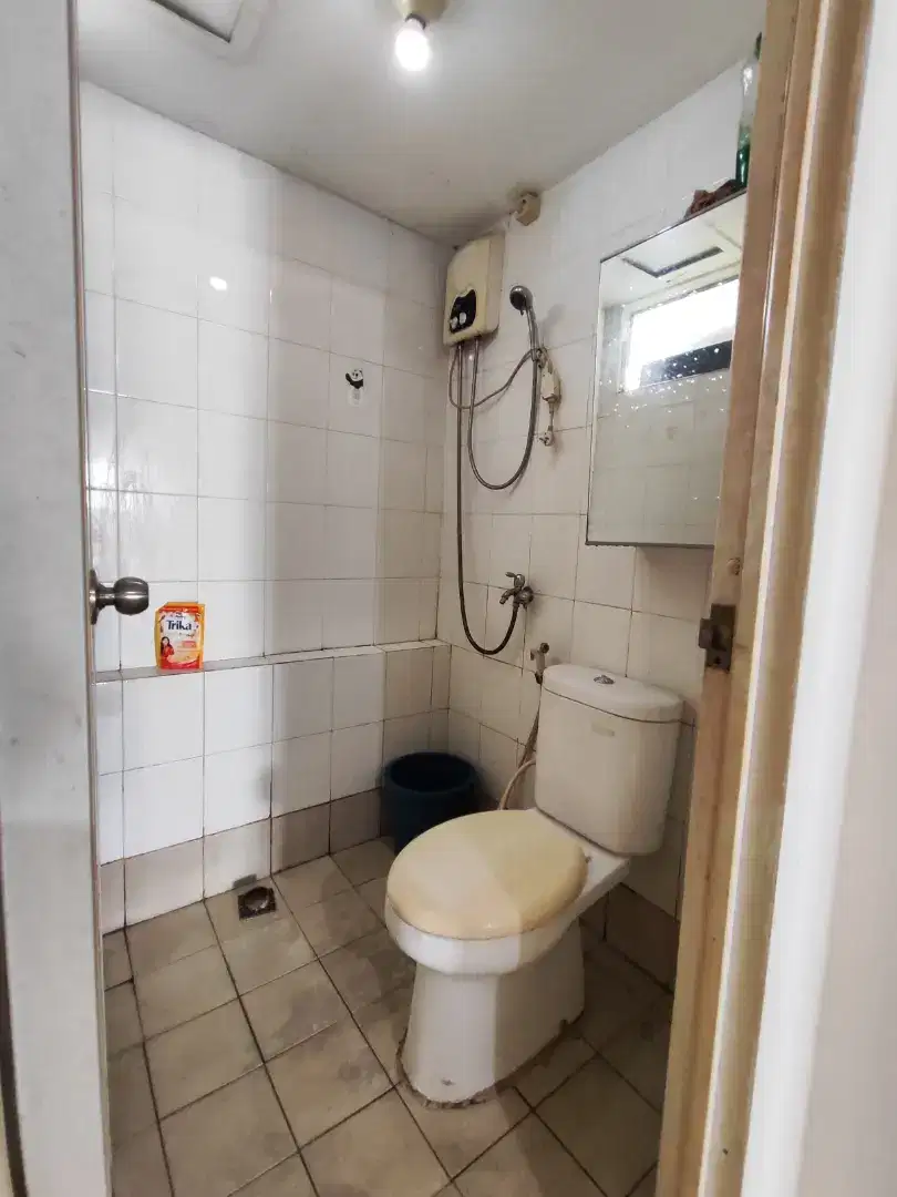 Di jual apartemen Bassura type 2bedroom semi furnise tower dahlia