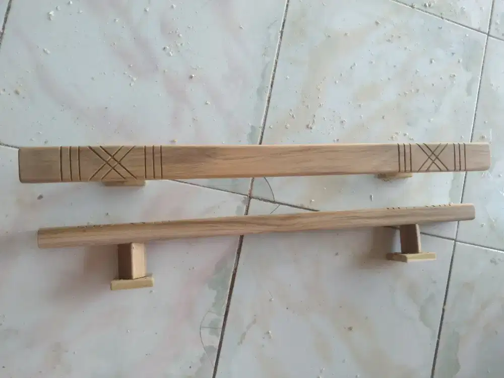 Daun jendela + kusen bahan kayu jati