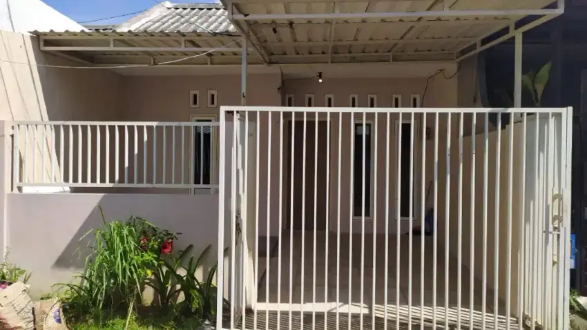 RUMAH DIKONTRAKAN TAHUNAN