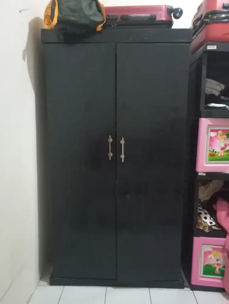 JUAL CEPAT! Lemari pakaian kayu