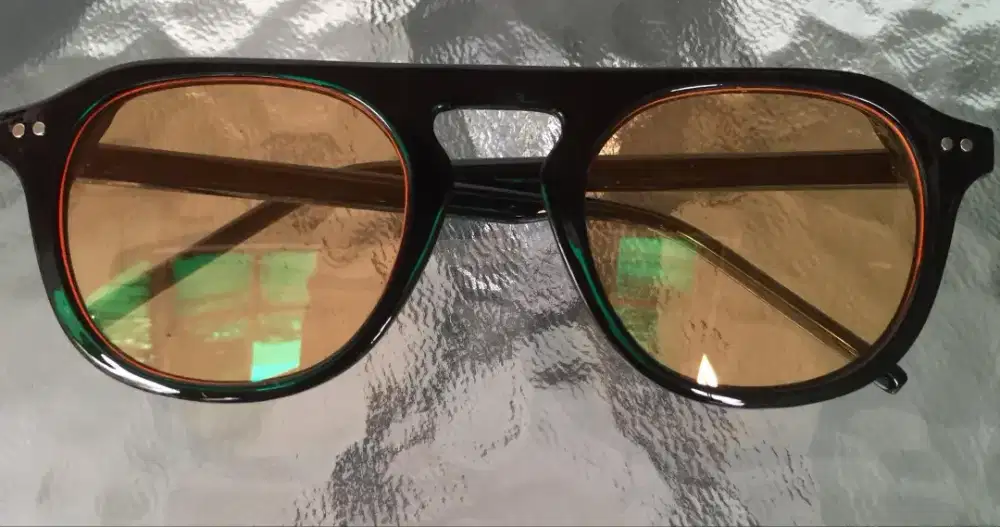 Kacamata keren Branded orange