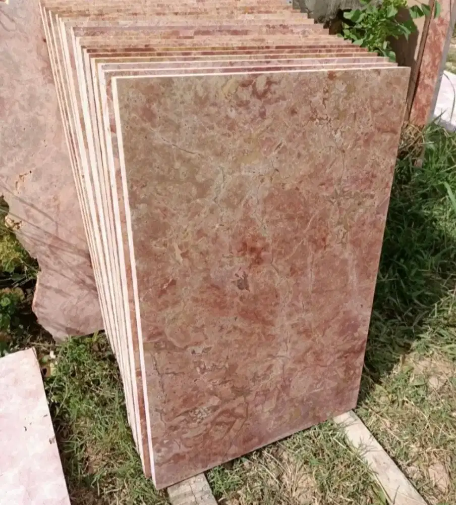 Marmer Lantai Merah istimewa