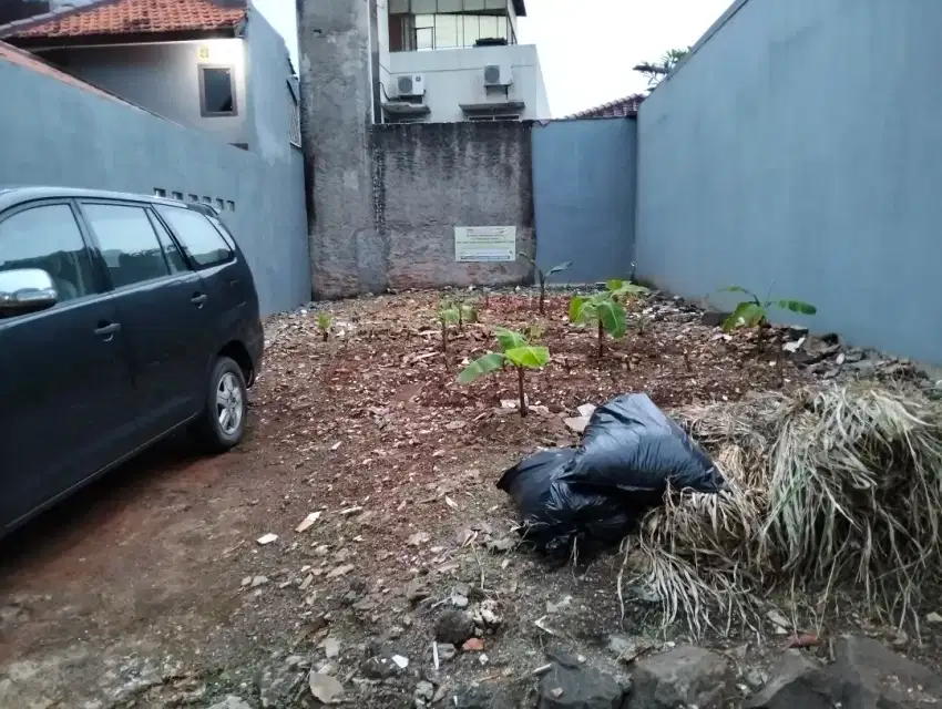Lahan kosong dalam komplek kav. DKI pondok kelapa