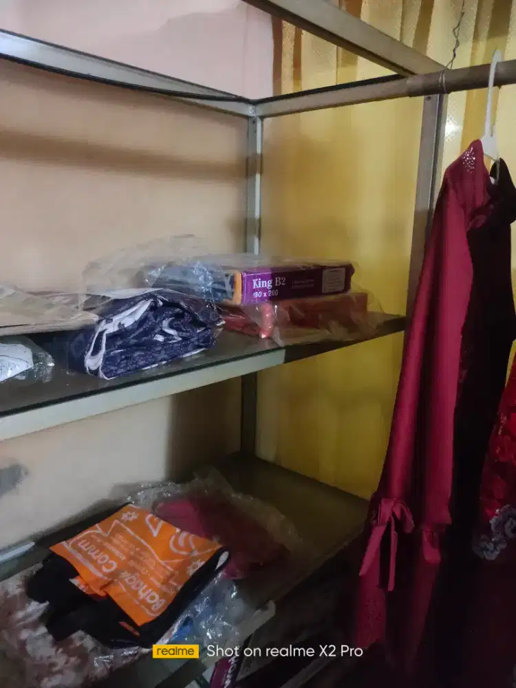 Rak kaca pecah sebagian