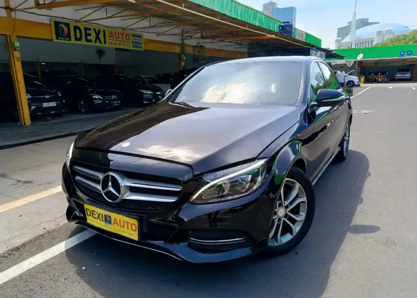 (KM18000)MERCEDES BENZ C200 AVANTGARDE 2016 NIK 2015 KMRENDAH KAYABARU