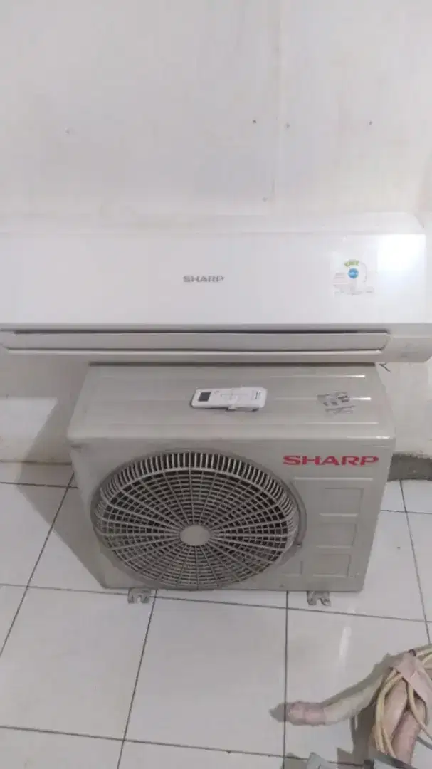 AC Sharp 3/4pk like new