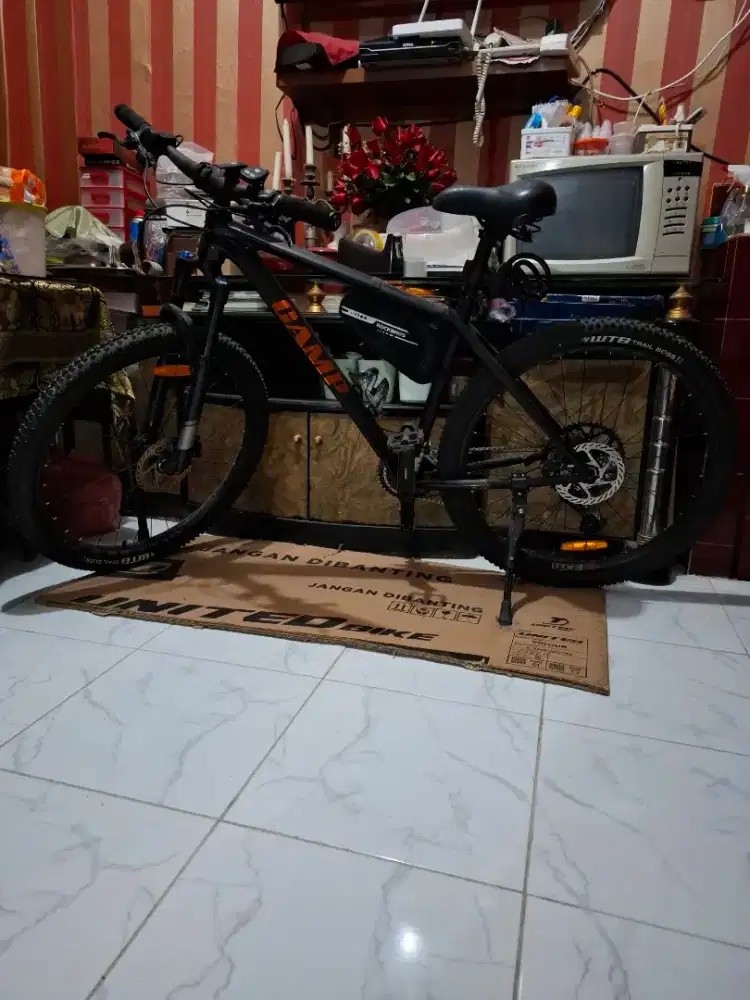 Dijual Sepeda MTB Merk Element Camp Slix 12 Sp Size L Second Mantap.