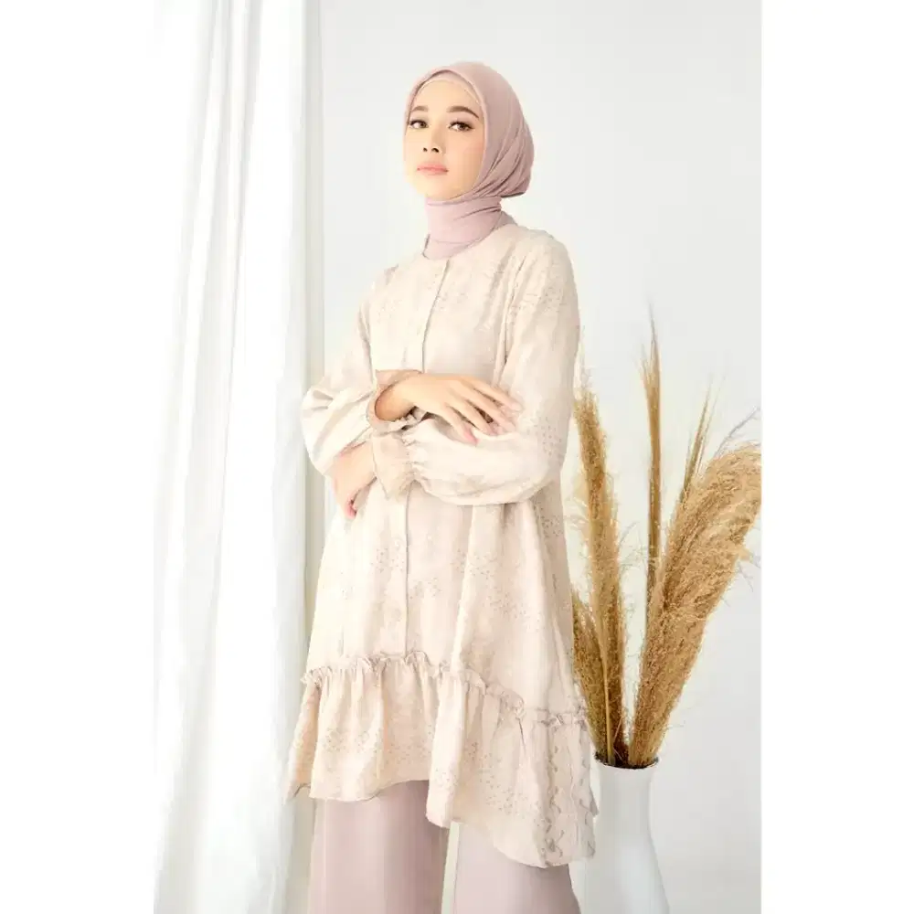 Zaskia Mecca - Zid Latte Tunik - Romansa Khatulistiwa